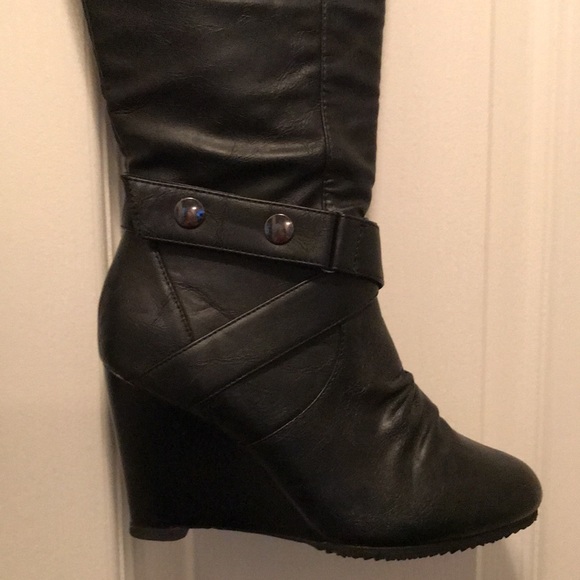 🥾 Black Wedge Boots WB08 - Picture 2 of 3